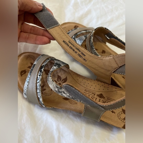 L’Artiste Leather Wedge Sandals Size 40 (US 9) | Comfort Gray Meera - Picture 5 of 9